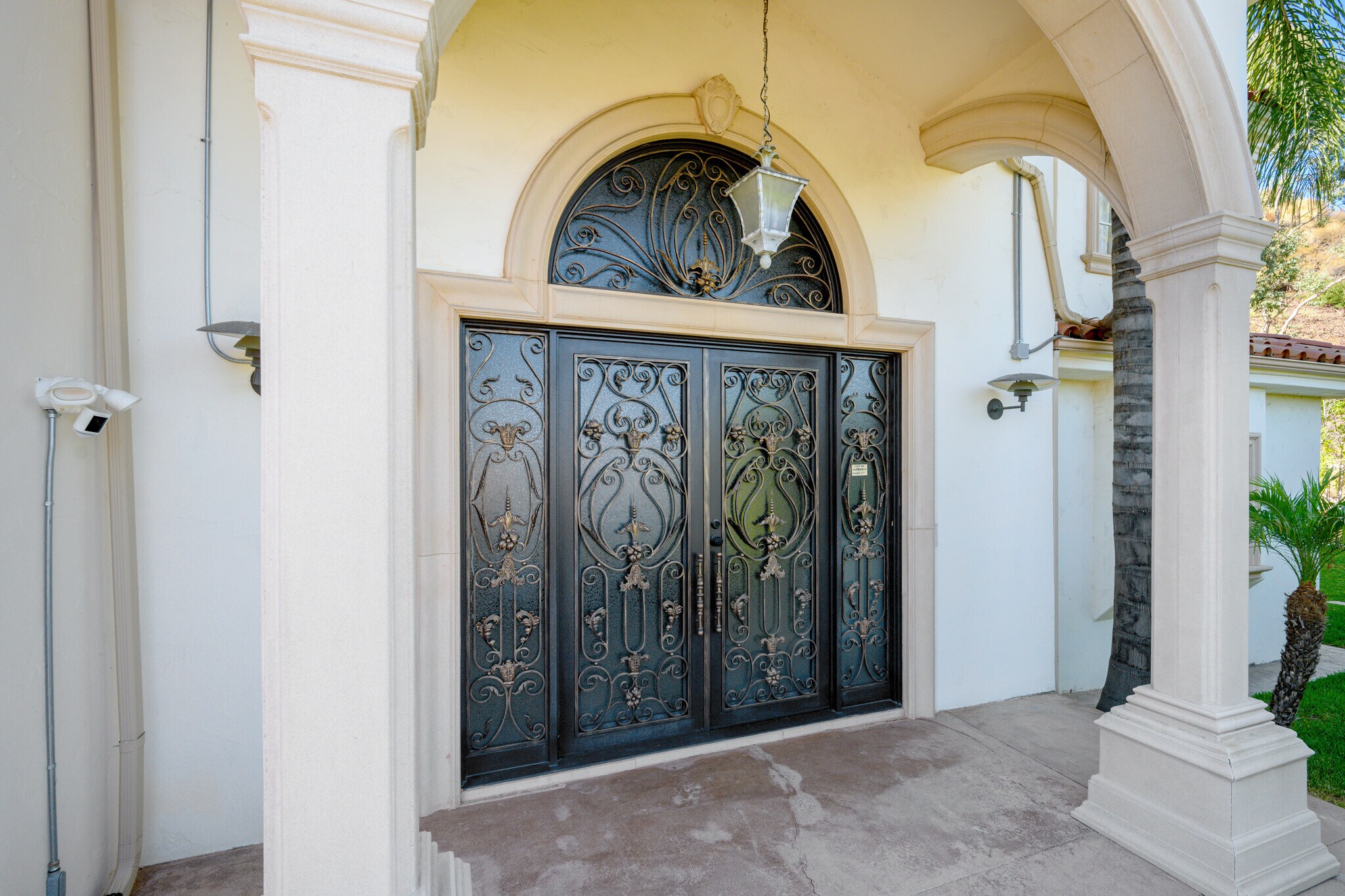 Building Photo - 3331 Oakmont View Dr