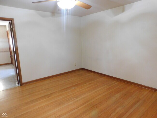 Building Photo - 1041 N Bluff Rd