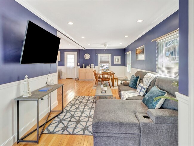Building Photo - 16 Manomet Ave