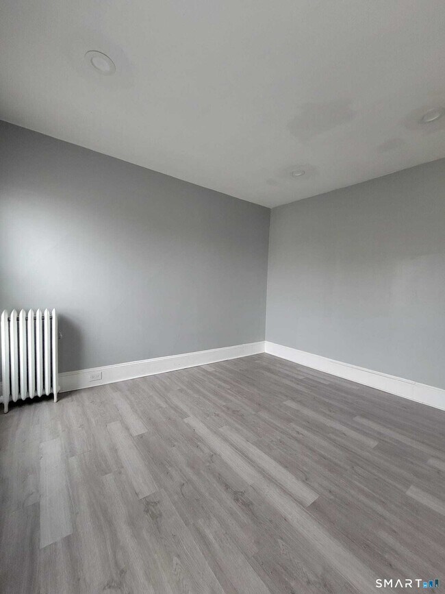 Building Photo - 126 Winthrop St