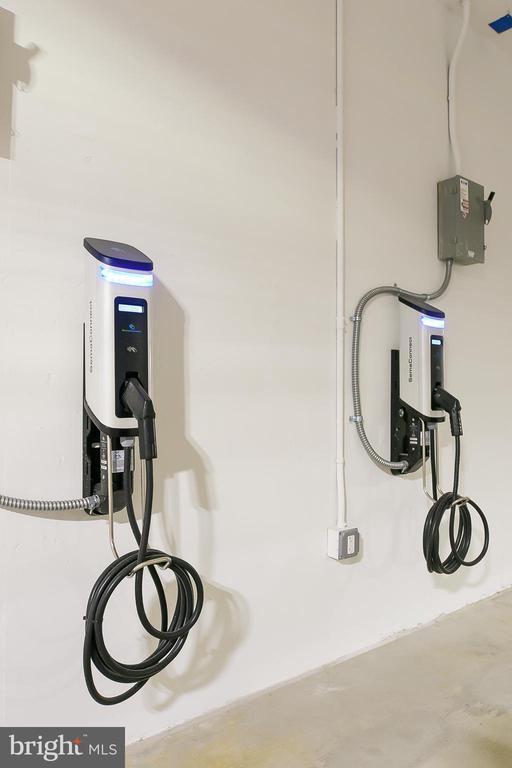 Building Photo - 901 H St NE