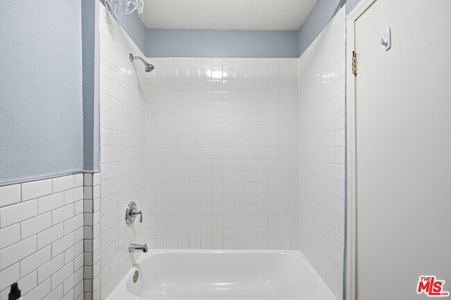Building Photo - 3611 4th St