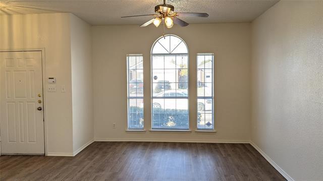 Building Photo - 7216 Park Creek Cir W