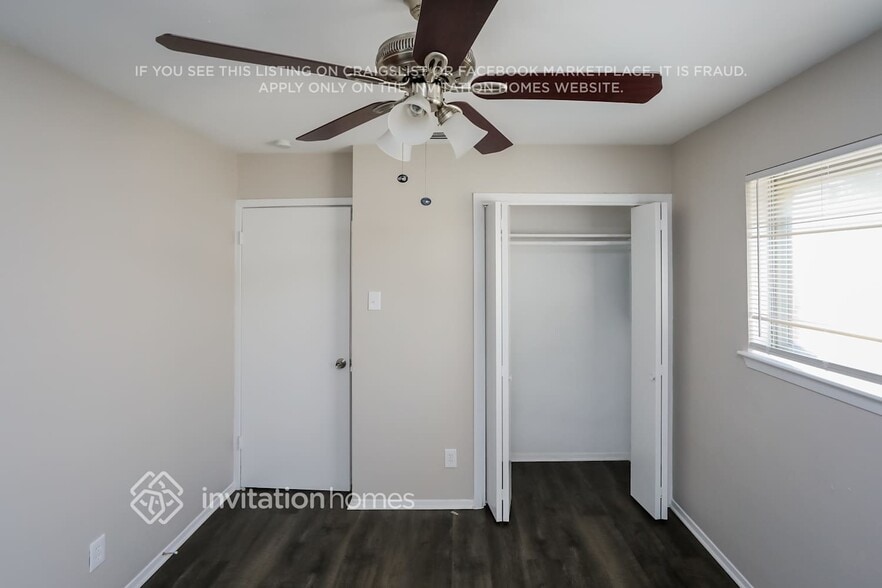 Building Photo - 215 Adams St