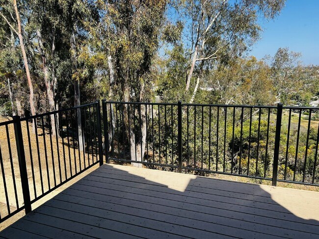 Building Photo - 3036 Avenida Christina