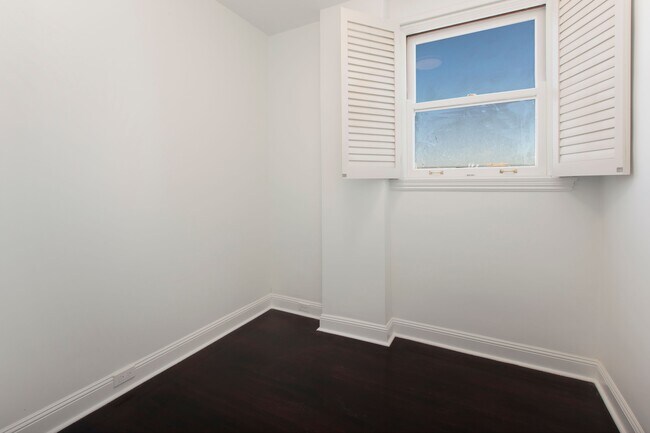 Building Photo - 1250 Jones St