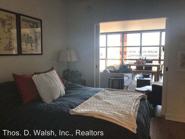 Building Photo - 807 V St NW