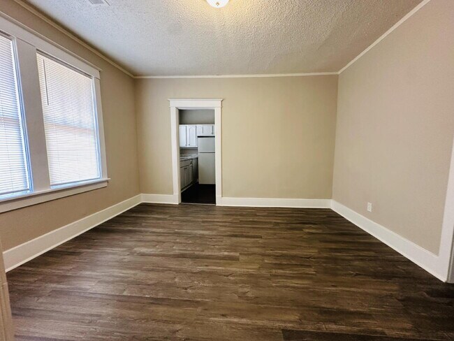 Building Photo - "Charming Retreat in Memphis: Spacious 1171 Sq Ft with Full Bathroom!"