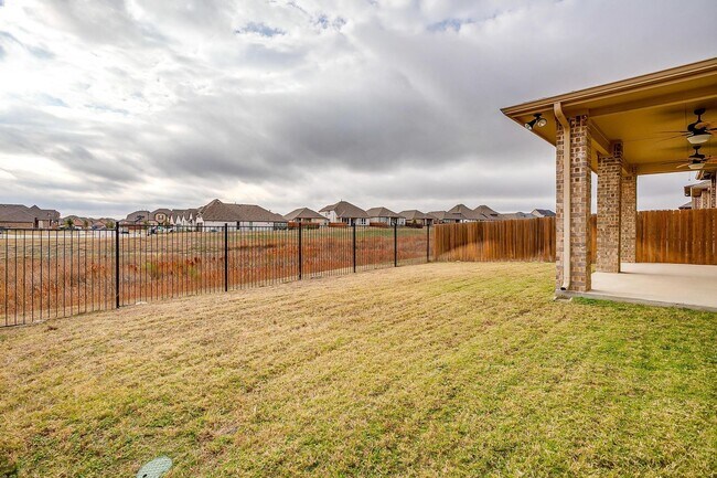 Building Photo - Beautiful 5 Bed, 3 Bath, 2-Story Home in Morningstar Subdivision- Aledo ISD- 76008