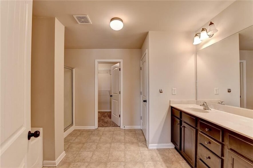 Building Photo - 2520 Morgan Chase Dr
