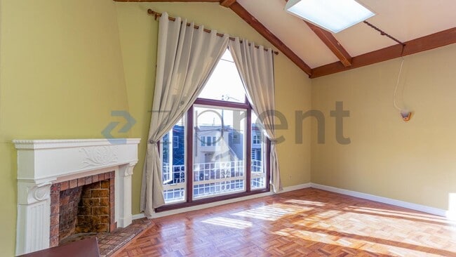 Building Photo - 1578 43rd Ave