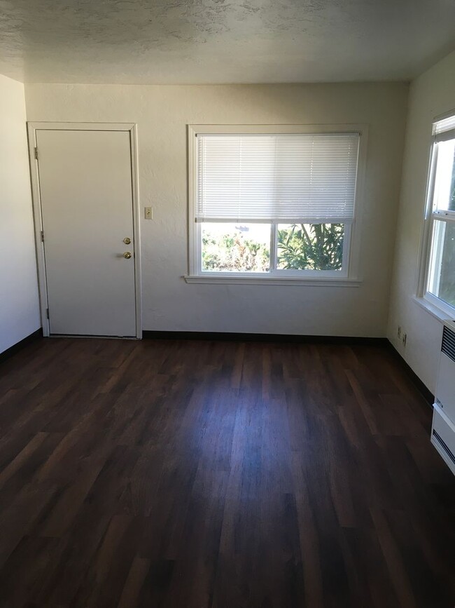 Building Photo - 19453 Hill St