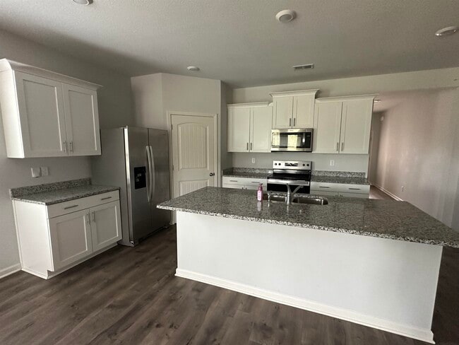 Building Photo - 485 Windemere Lp