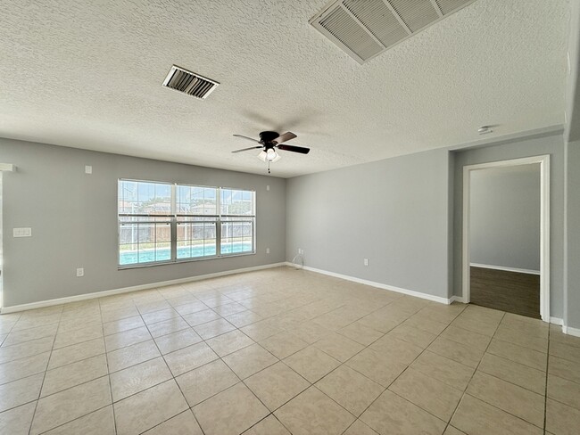 Building Photo - 10325 Boyette Creek Blvd