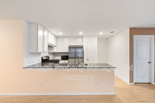 Building Photo - 140 Wood Moss Dr