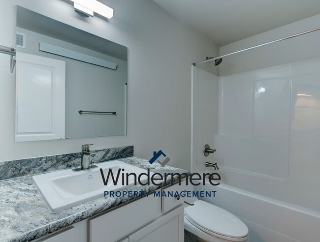 Building Photo - 2 Bedroom 2 Bath Condo in Summerwind Commu...