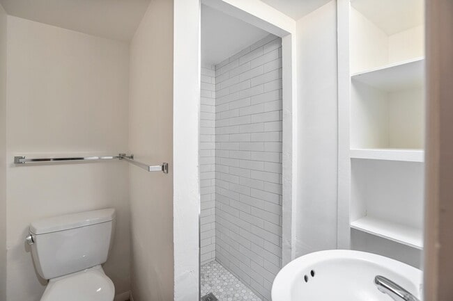 Building Photo - Large SF Home now available in Camelback C...