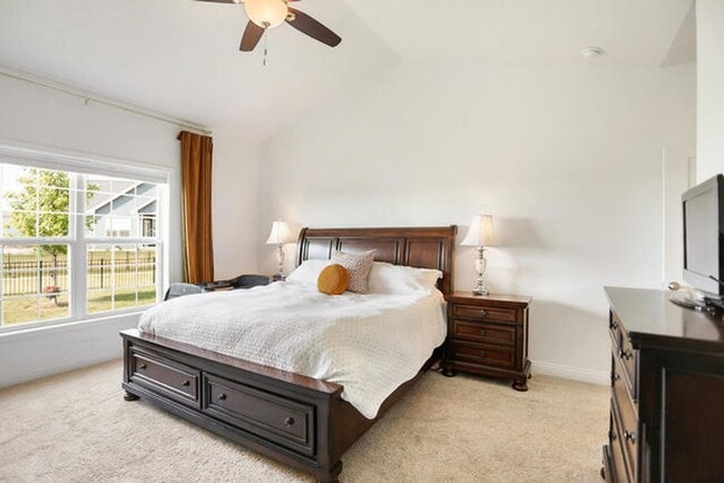 Building Photo - 4 Bedroom Ranch in SW Champaign - Availabl...