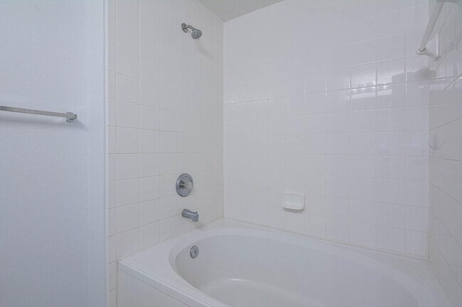 Building Photo - 3022 Alcazar Pl