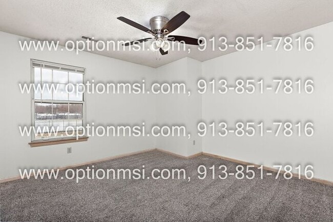 Building Photo - 3-bedroom townhouse now available in Belton!