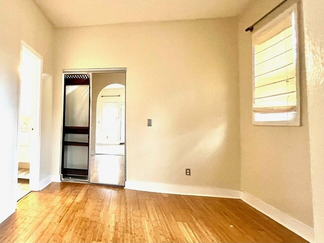 Building Photo - 500 Parkway Dr NE