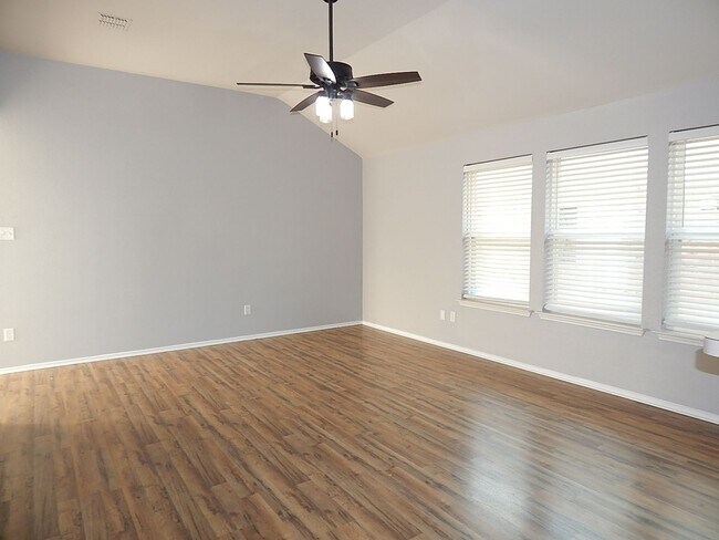 Building Photo - ***Pre- Marketing*** Cozy 3-Bedroom Home w...