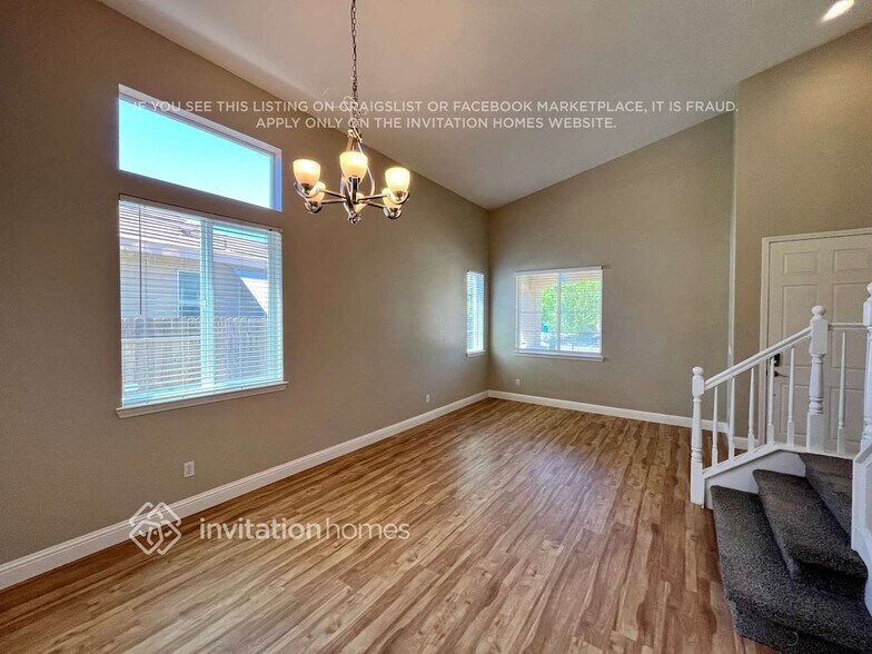 Building Photo - 1740 Cattail Dr