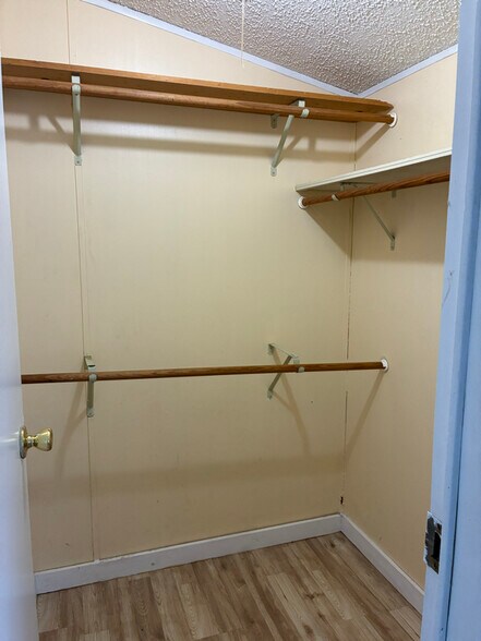 Building Photo - 445 FM 489