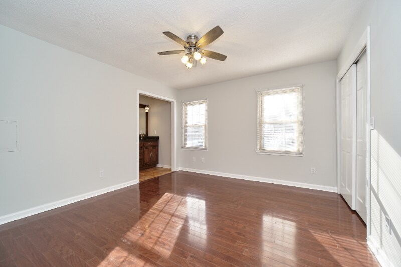 Building Photo - 3221 Regents Park Ln