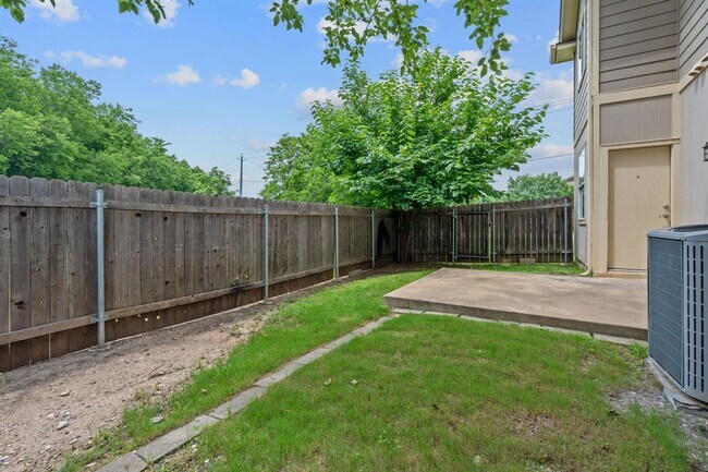 Building Photo - 14517 Harris Ridge Blvd
