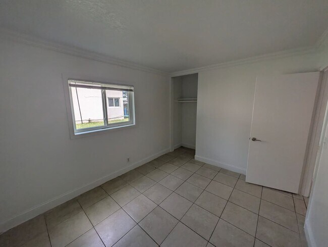 Building Photo - 817 Lighthouse Dr