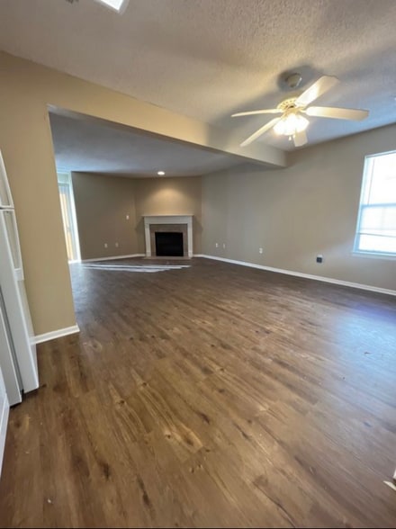 Building Photo - 1248 NW Phelps Dr