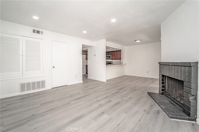 Building Photo - 1025 N Tippecanoe Ave