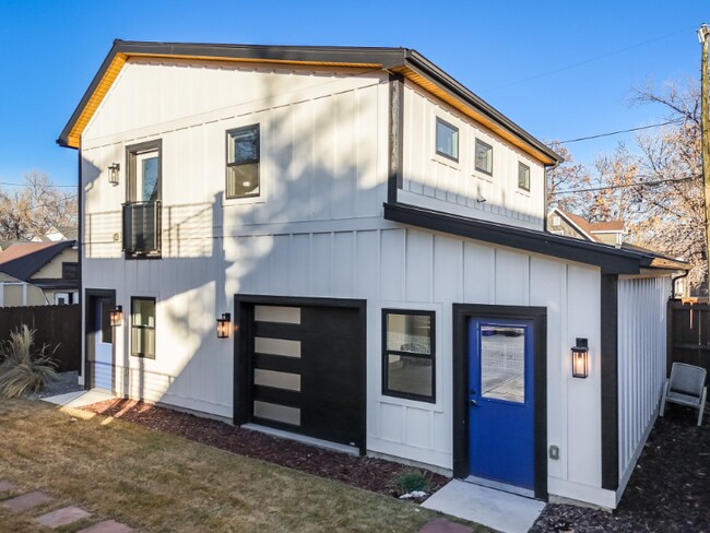 Building Photo - 3880 Sheridan Boulevard
