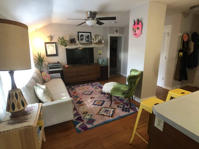 Building Photo - 1817 Spohn Ave