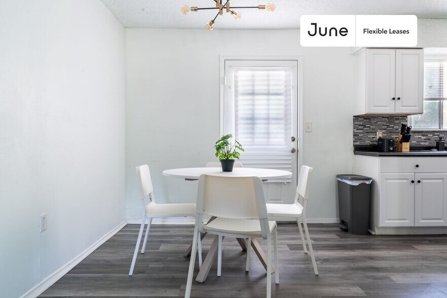 Building Photo - 1109 Gardner Cove