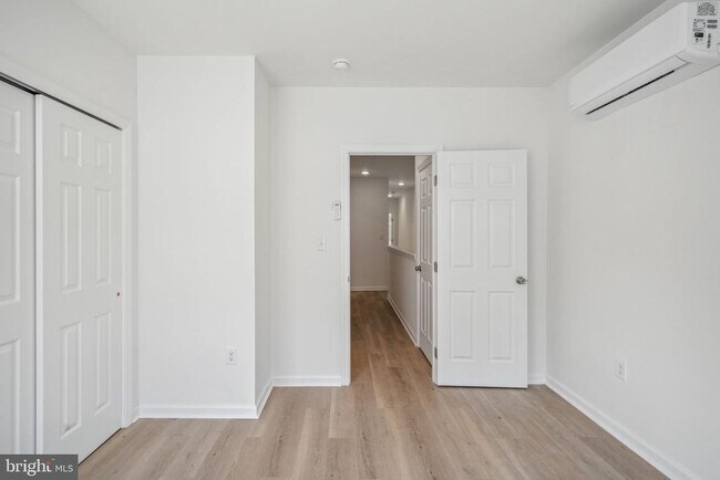 Building Photo - 321 E Lehigh Ave