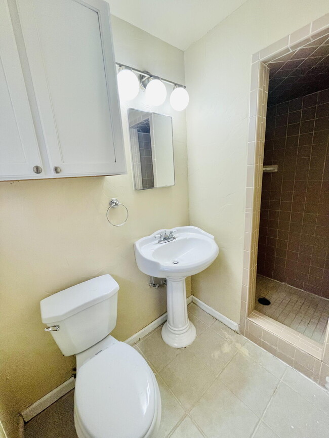 Building Photo - 1503 46th Pl