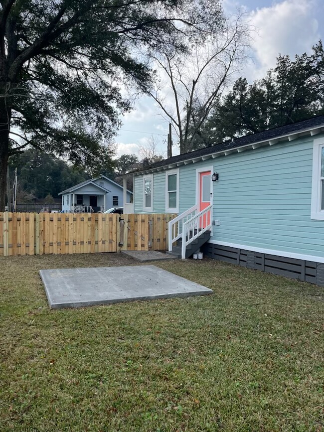 Building Photo - 904 Kentucky St