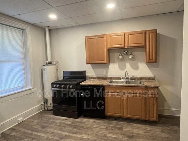 Primary Photo - 107-109 East Main Street - 8