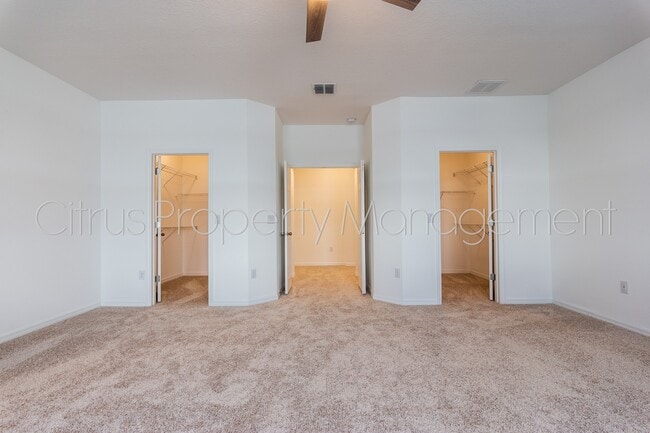 Building Photo - Beautiful Waterfront Home (4/3.5) in Grove...