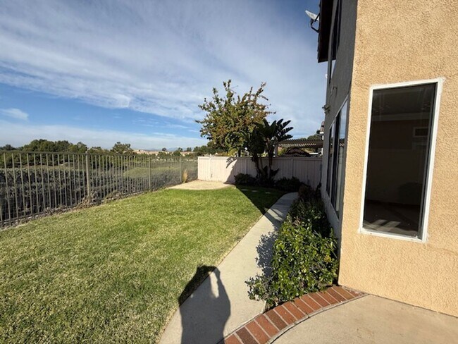 Building Photo - Spectacular view home in Anaheim Hills