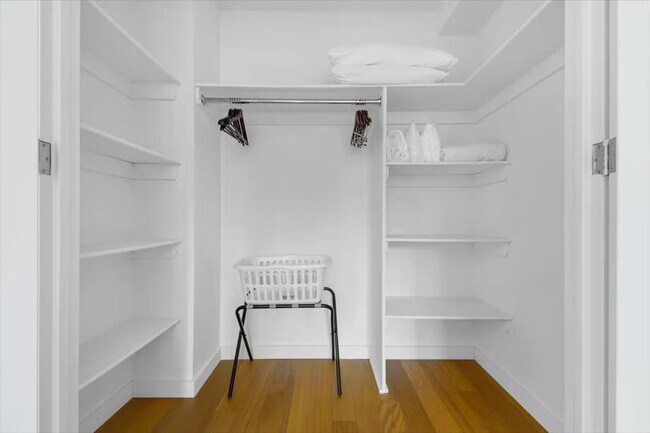 Building Photo - 254 W 54th St