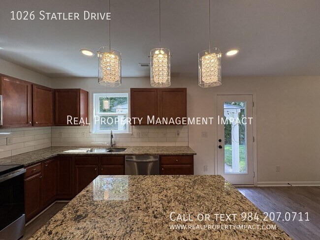 Building Photo - 1026 Statler Dr