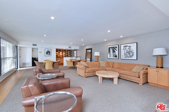 Building Photo - 11640 Woodbridge St