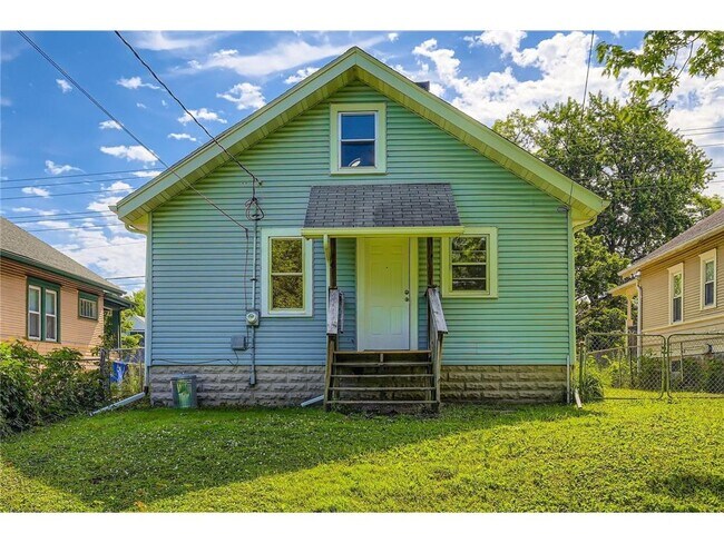 Building Photo - 1083 Western Ave N