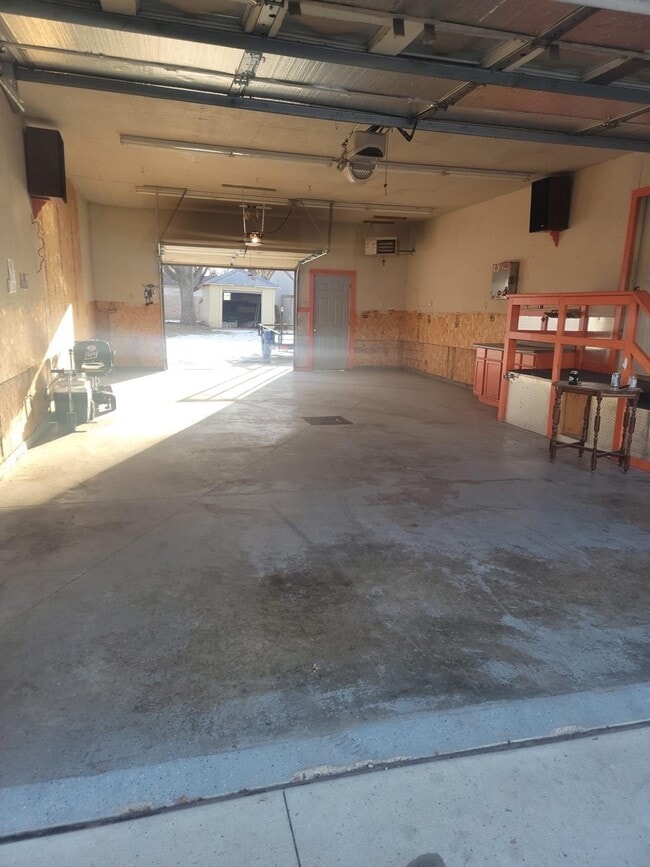 Building Photo - 22659 Old Hwy 169