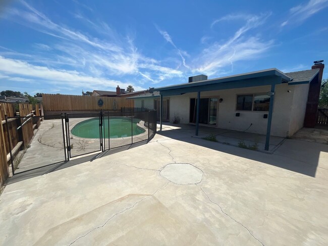 Building Photo - Beautiful Home available now