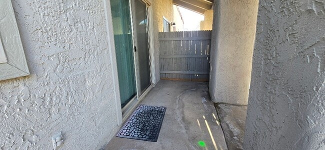 Building Photo - ucvilla7