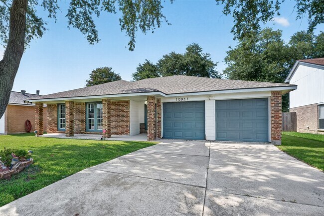 Building Photo - 10911 Pecan Dr